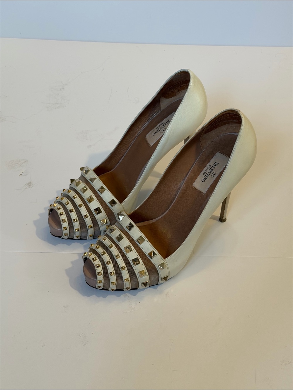 ✨authentic✨ Valentino Ivory Stud-Embellished Peep-Toe Pumps - Picture 6 of 8